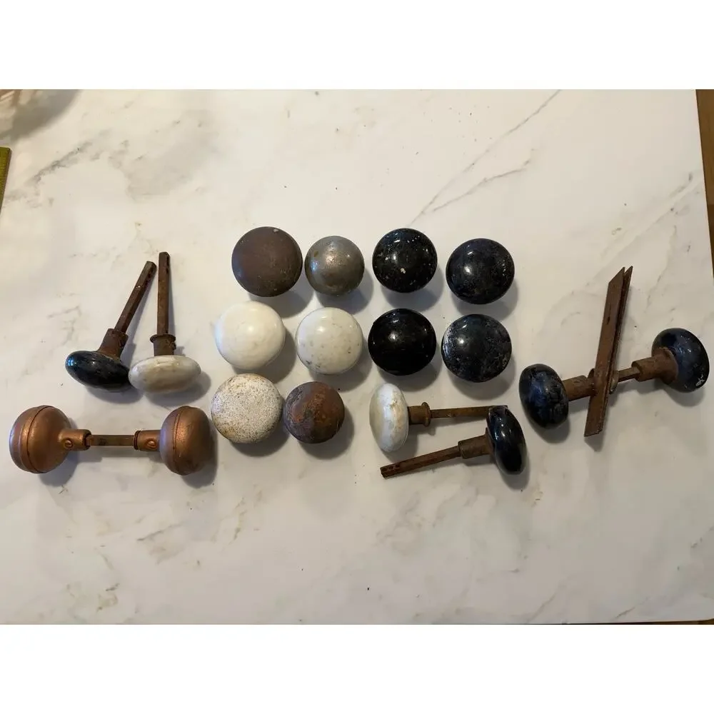 N/A lot doorknobs